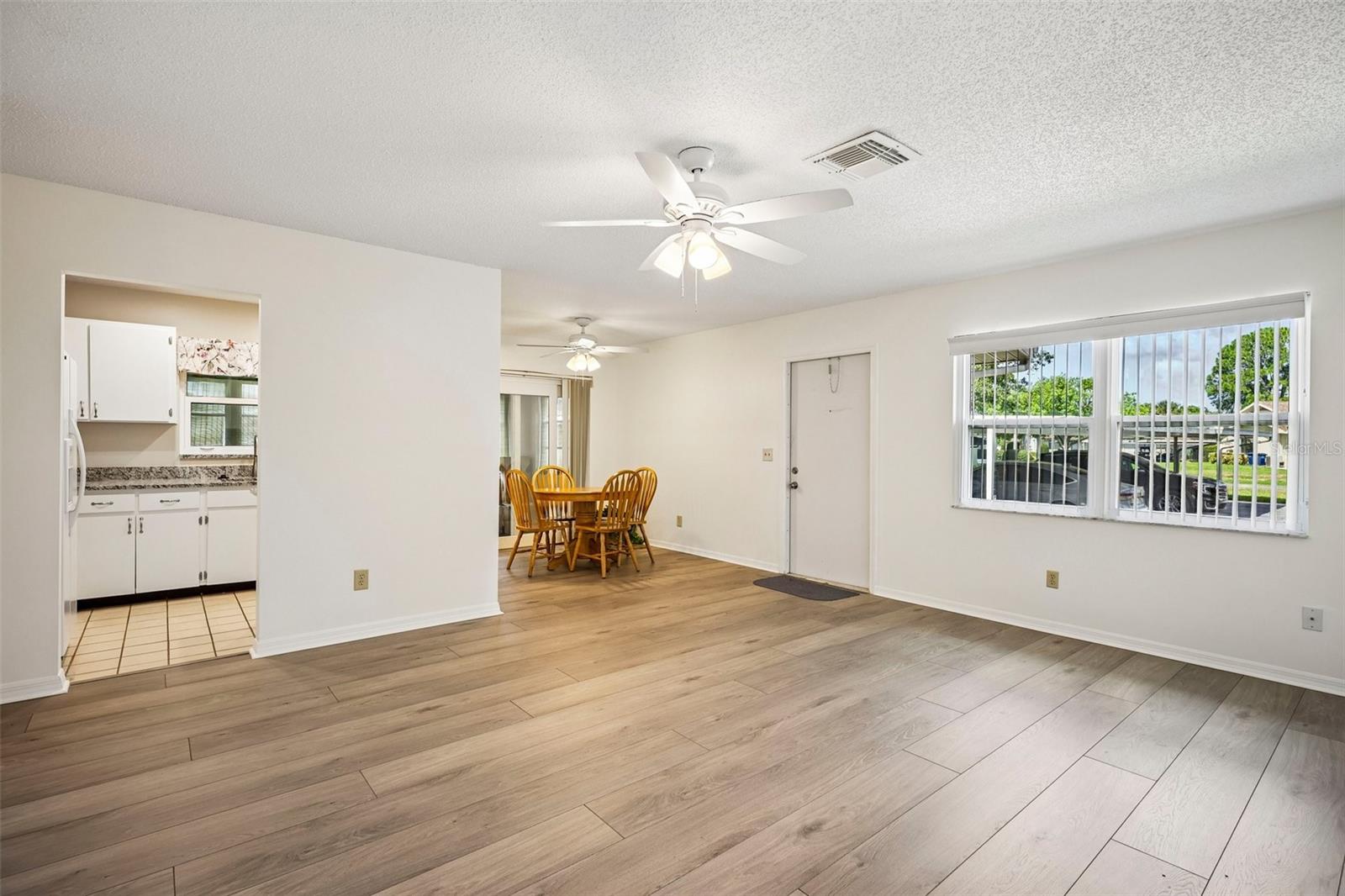 2224 GRENADIER DR — photo 3