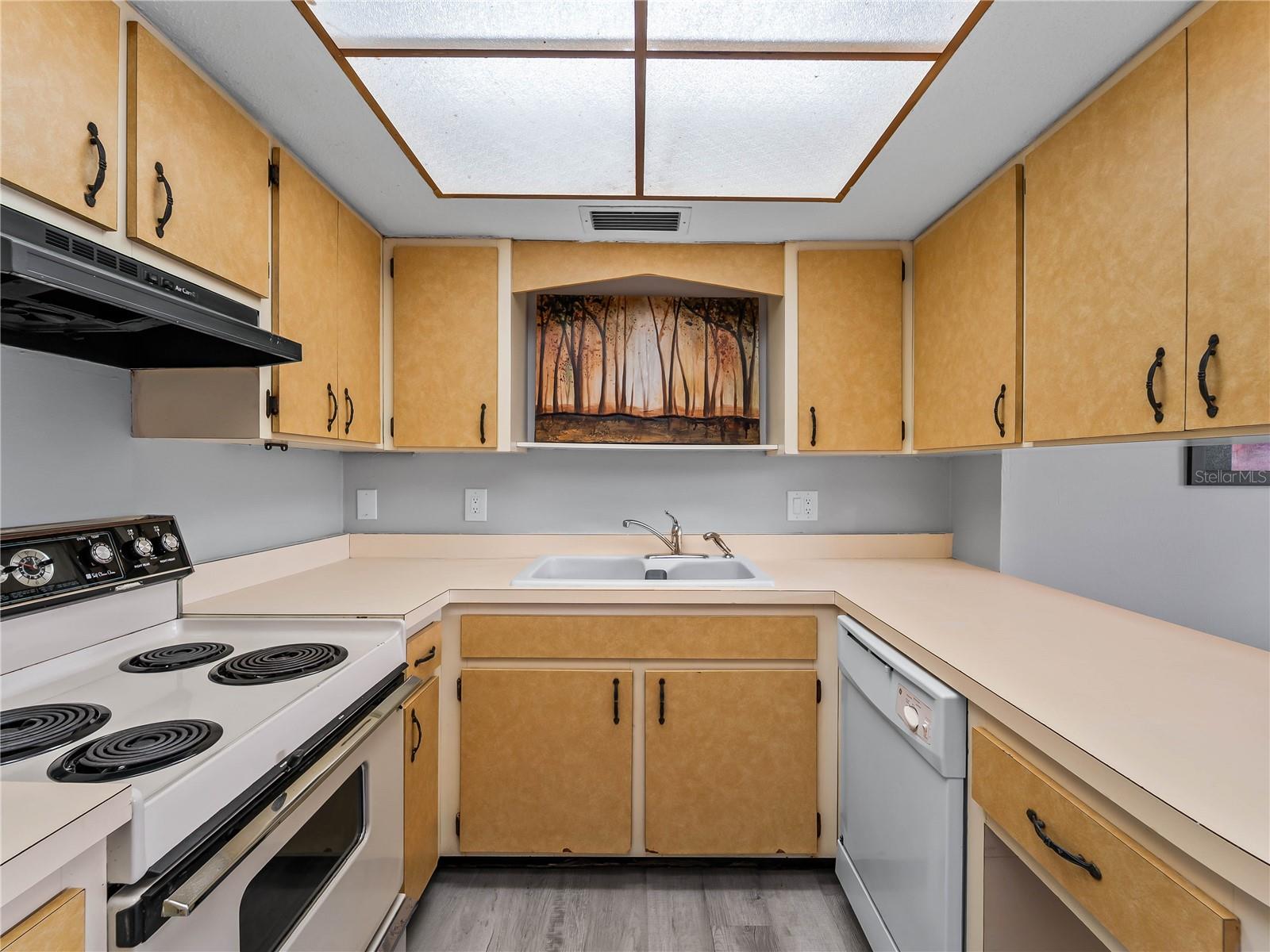 460 BASE AVE E #128 — photo 20