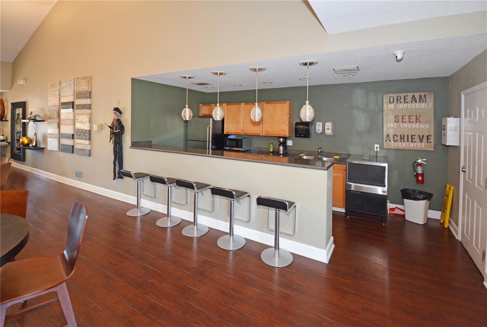102 POMPANO DR SE #C — photo 40