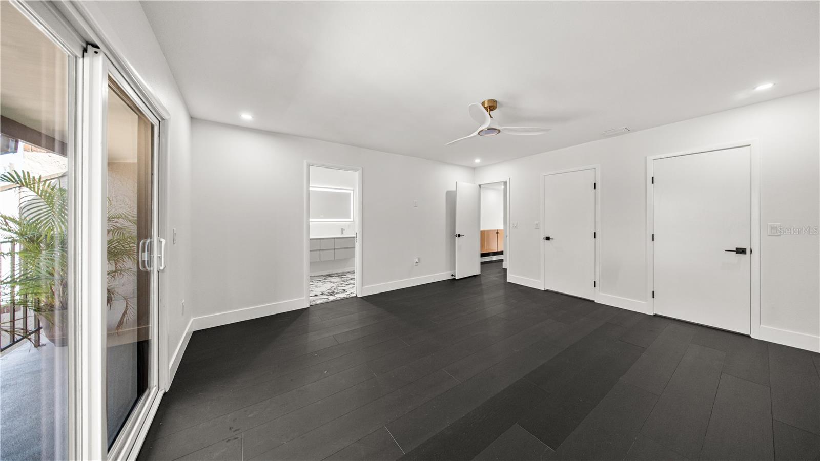 164 E DAVIS BLVD — photo 13