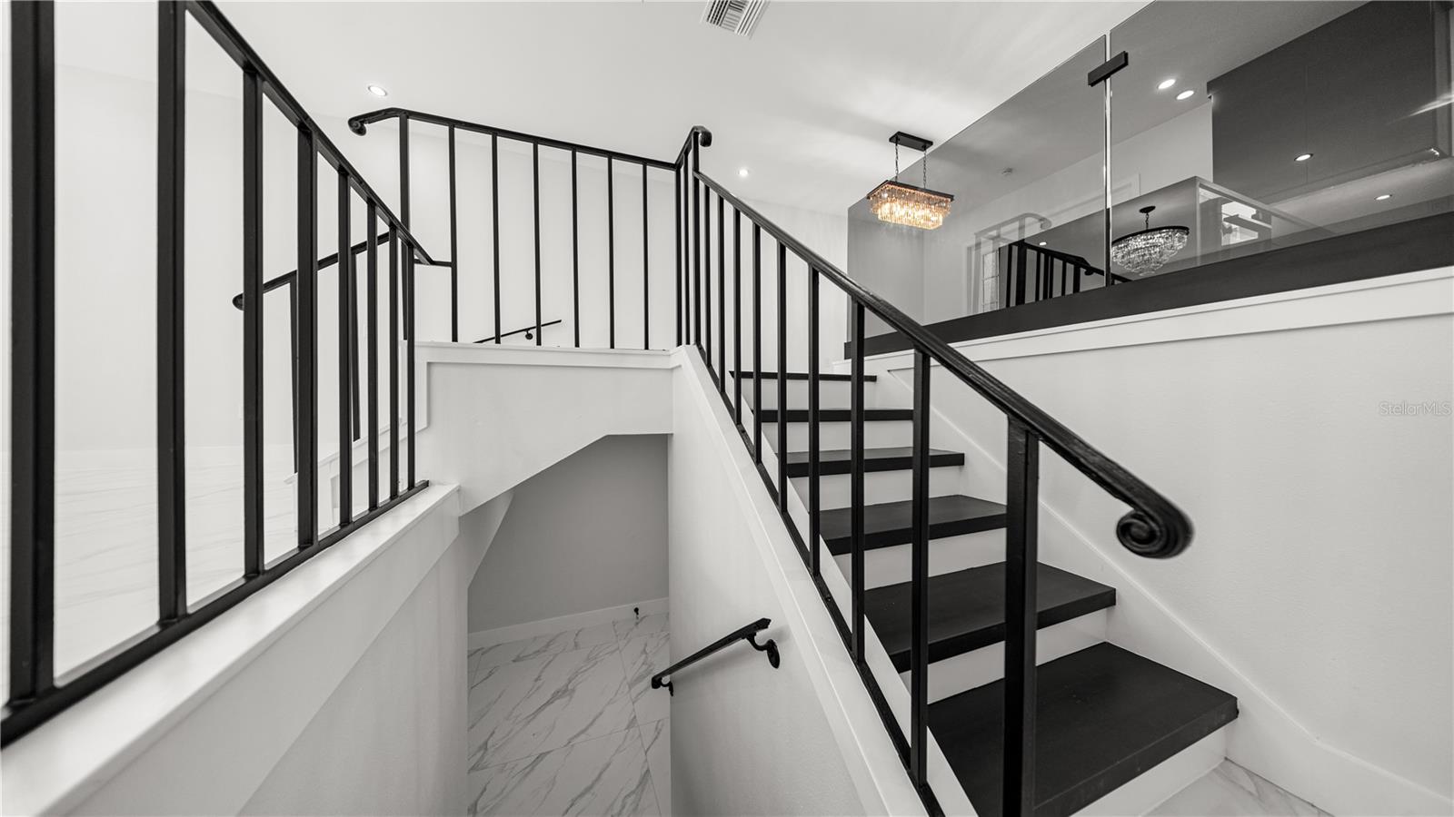 164 E DAVIS BLVD — photo 21