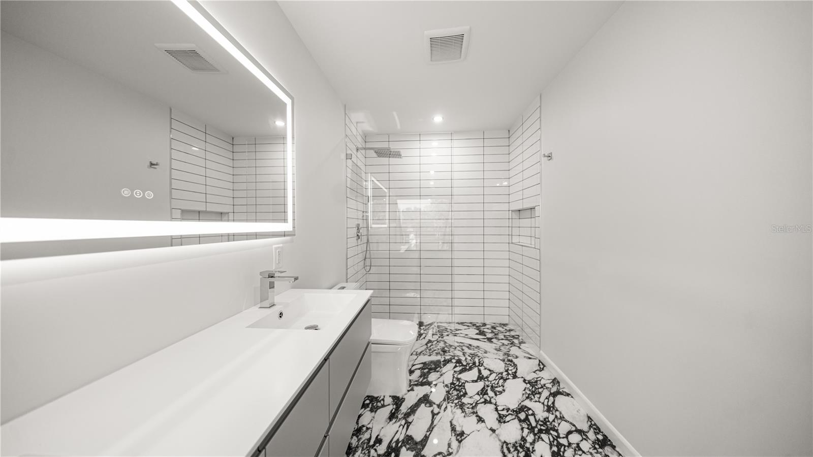 164 E DAVIS BLVD — photo 14
