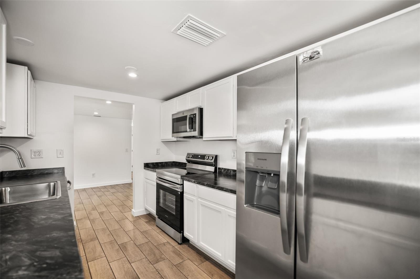 5646 QUIST DR — photo 16