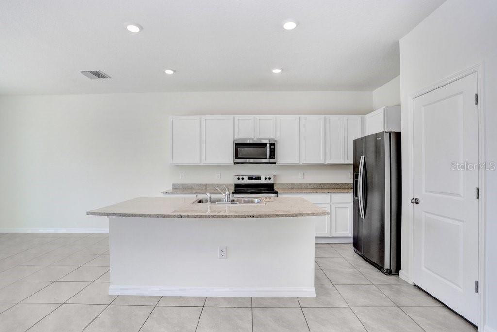 366 MANGROVE SHADE CIR — photo 5