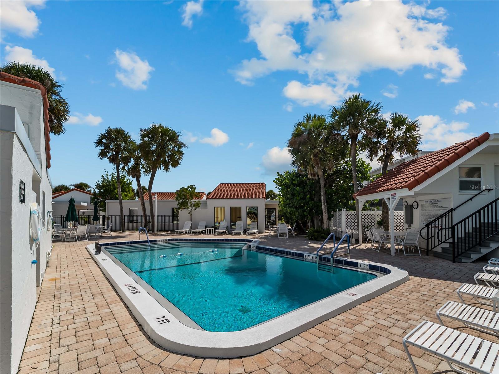 1585 TARPON CENTER DR #21 — photo 31