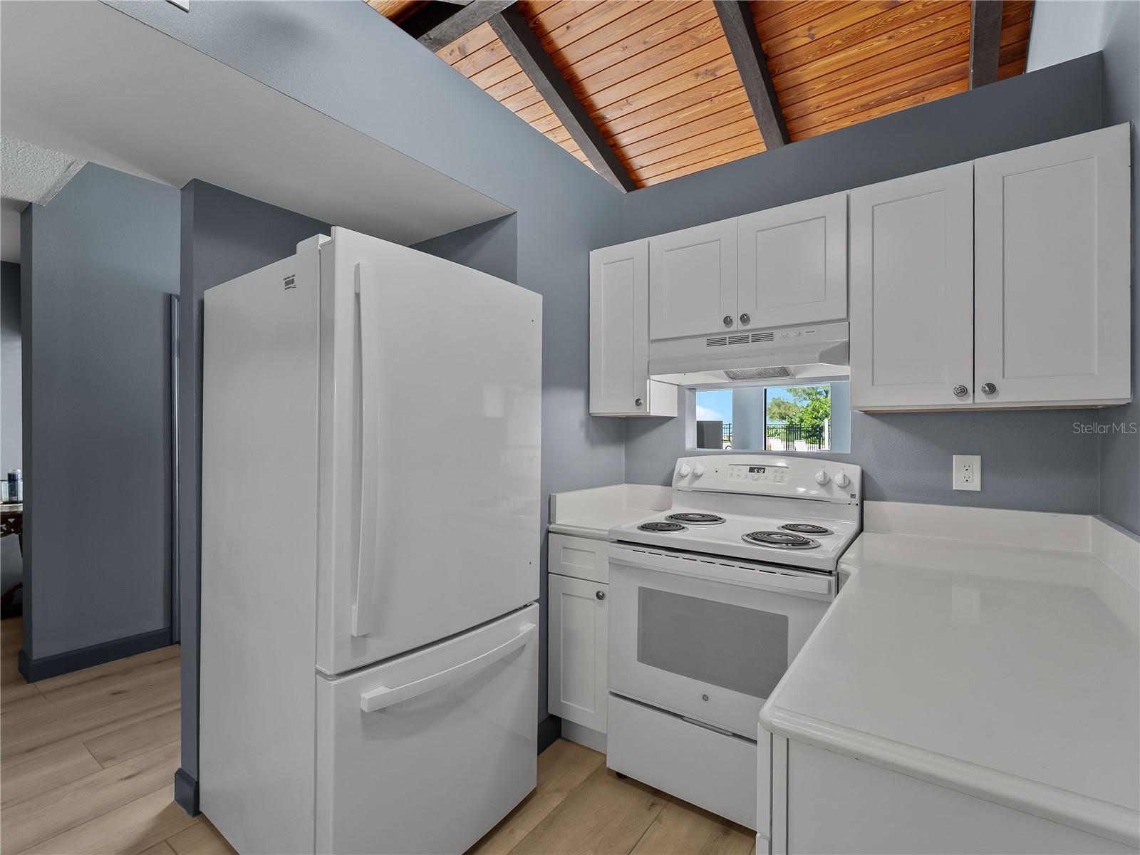 1585 TARPON CENTER DR #21 — photo 14