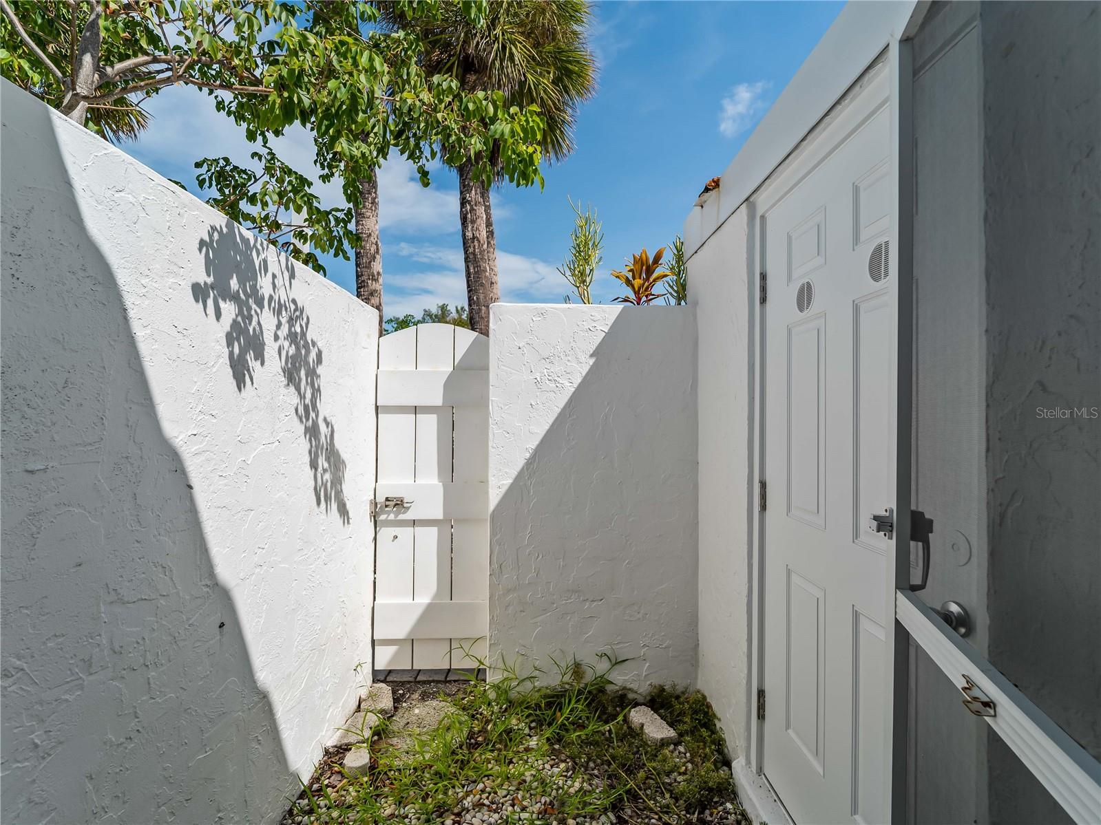 1585 TARPON CENTER DR #21 — photo 49