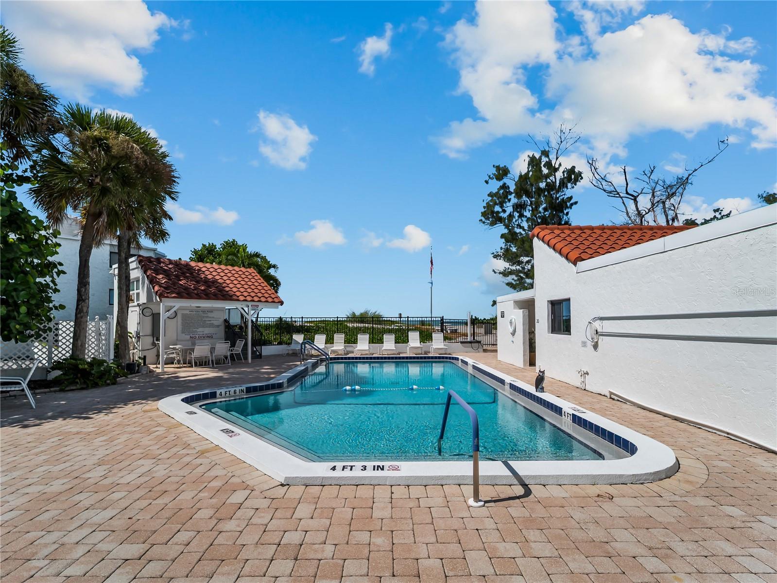 1585 TARPON CENTER DR #21 — photo 29