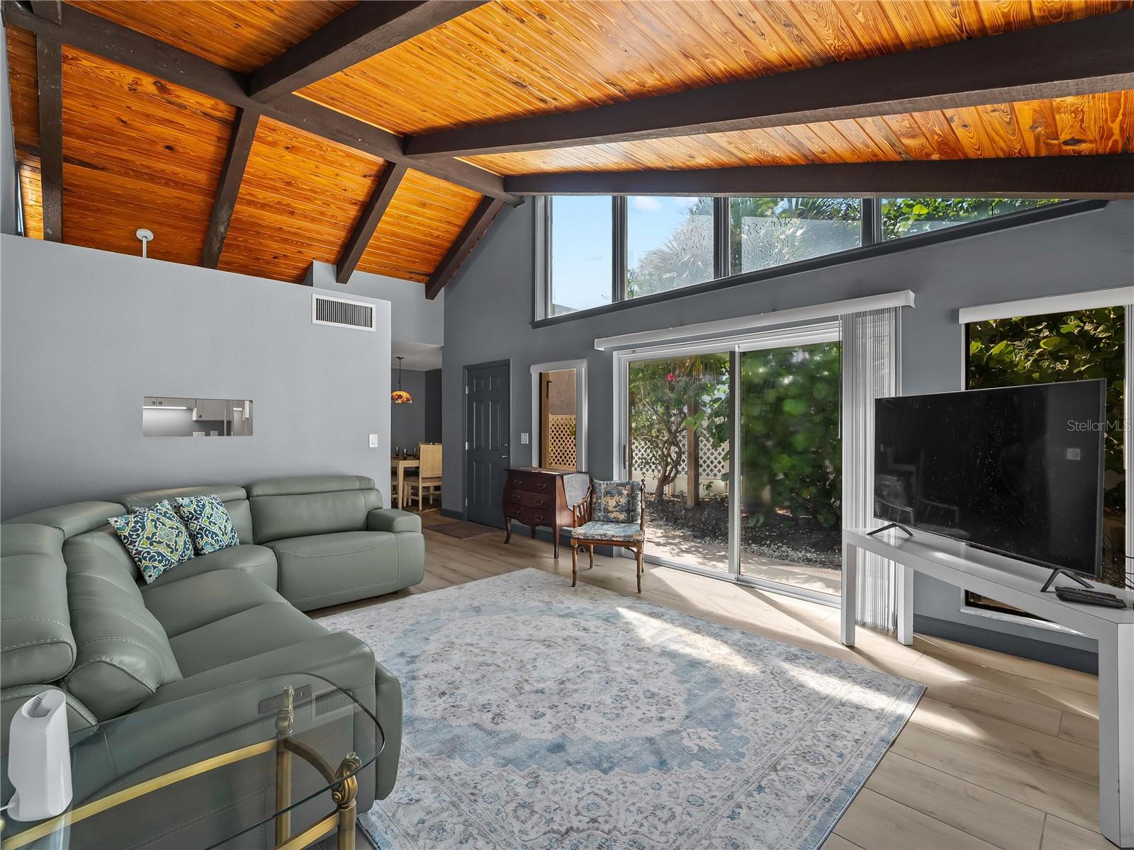 1585 TARPON CENTER DR #21 — photo 8