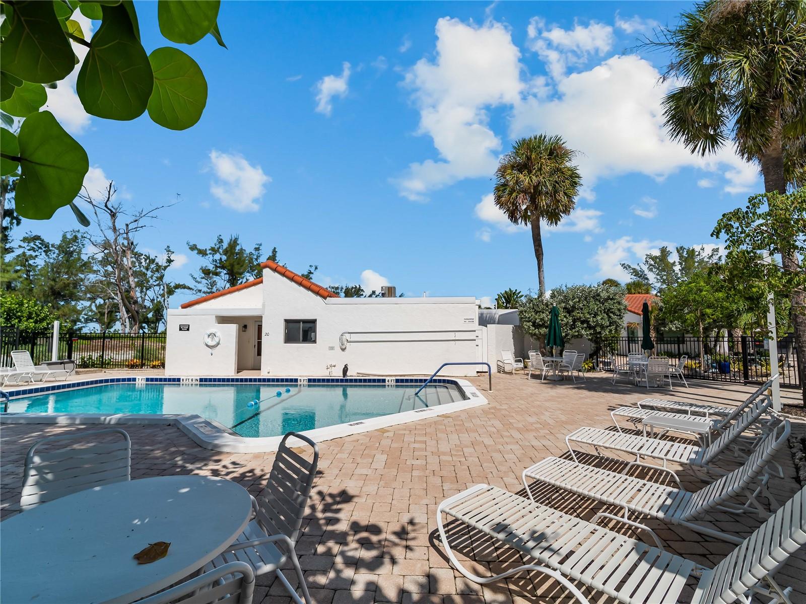 1585 TARPON CENTER DR #21 — photo 27