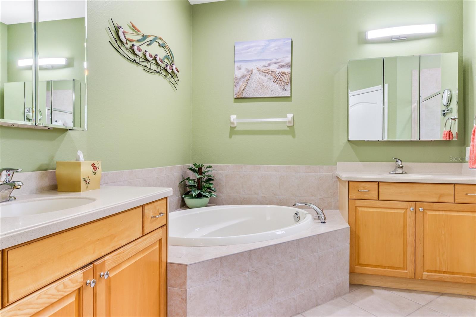 6896 TALON BAY DR — photo 28