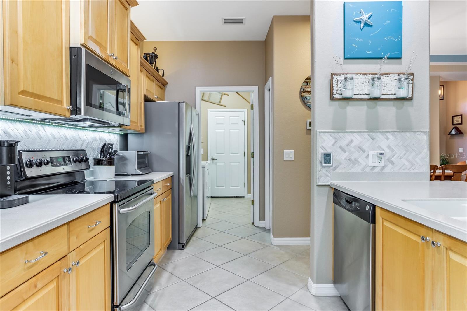 6896 TALON BAY DR — photo 17