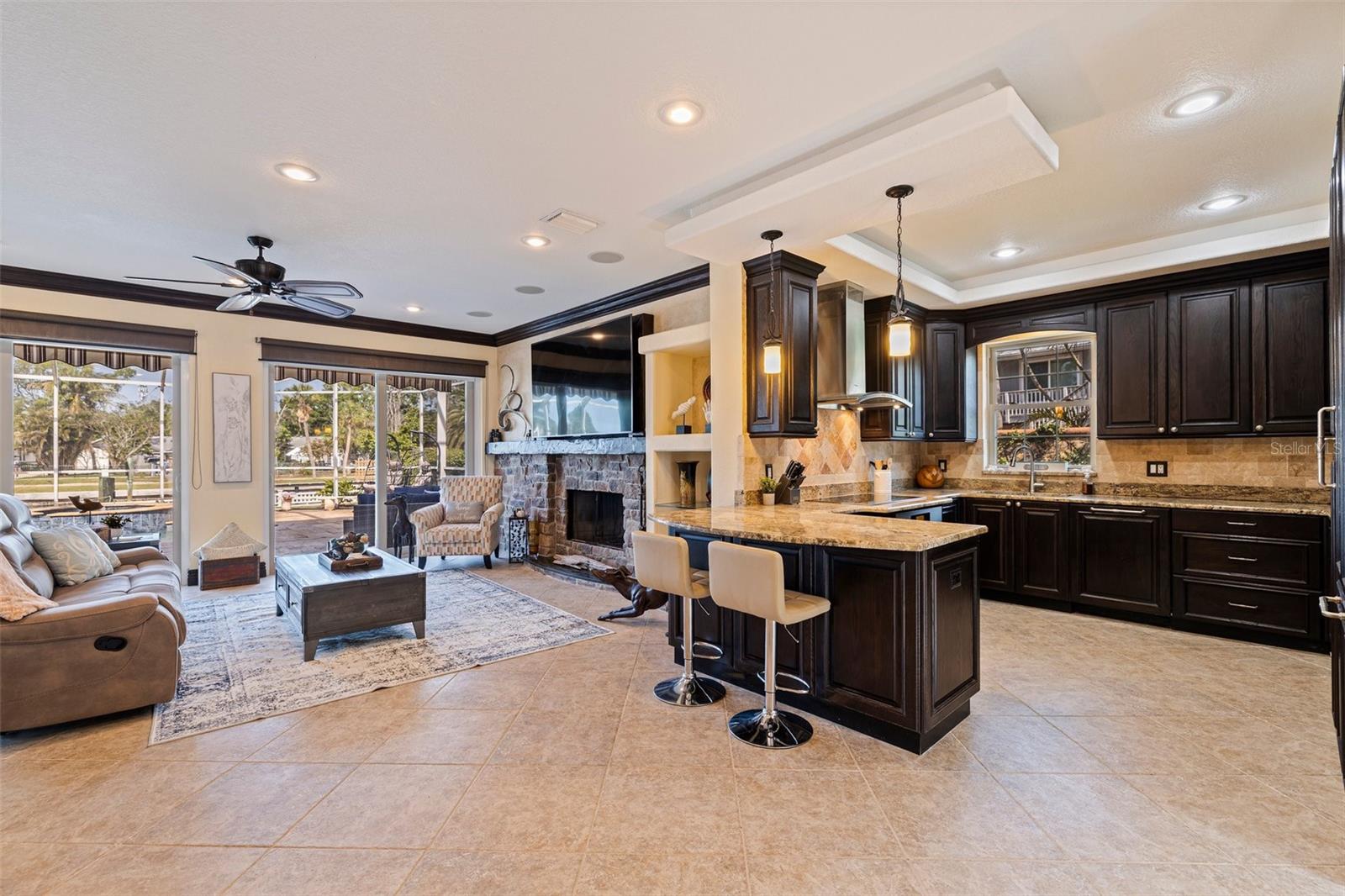 3931 POMPANO DR SE — photo 10