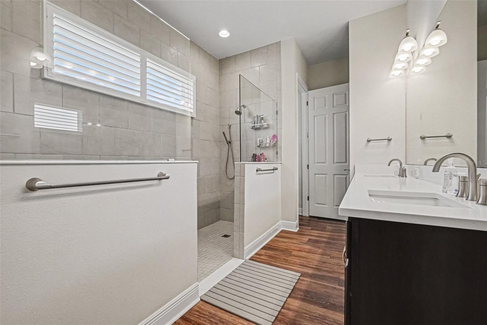 4502 RENWICK DR — photo 17
