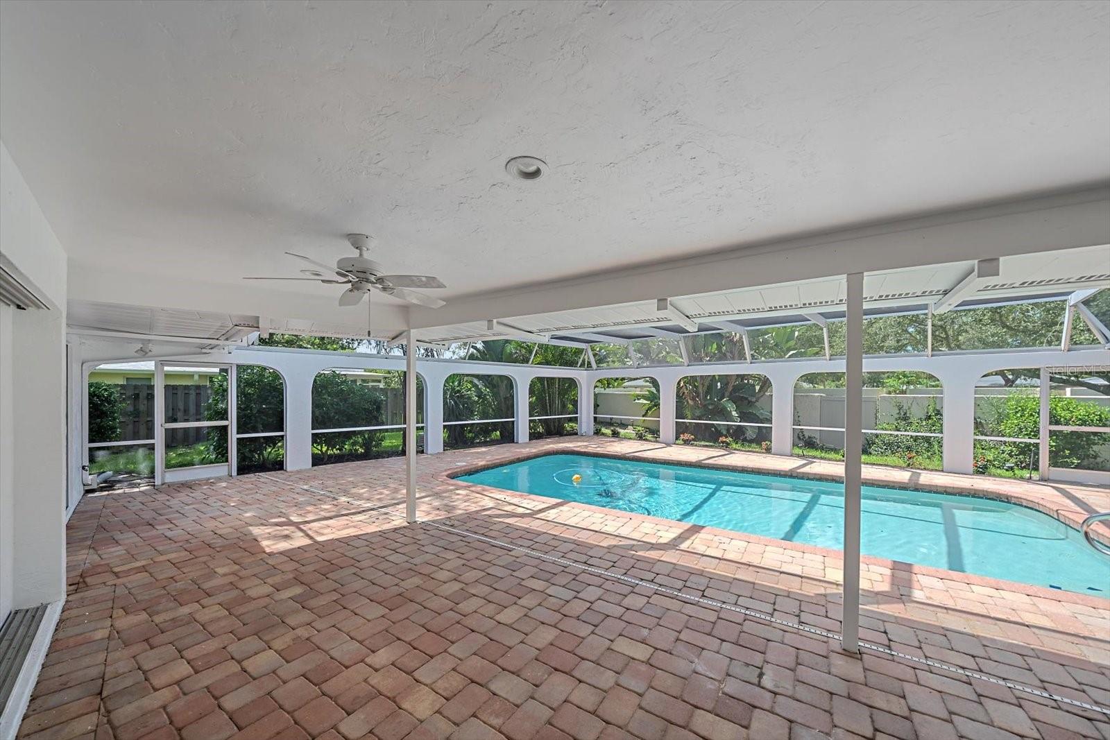 6840 COUNTRY LAKES CIR — photo 39
