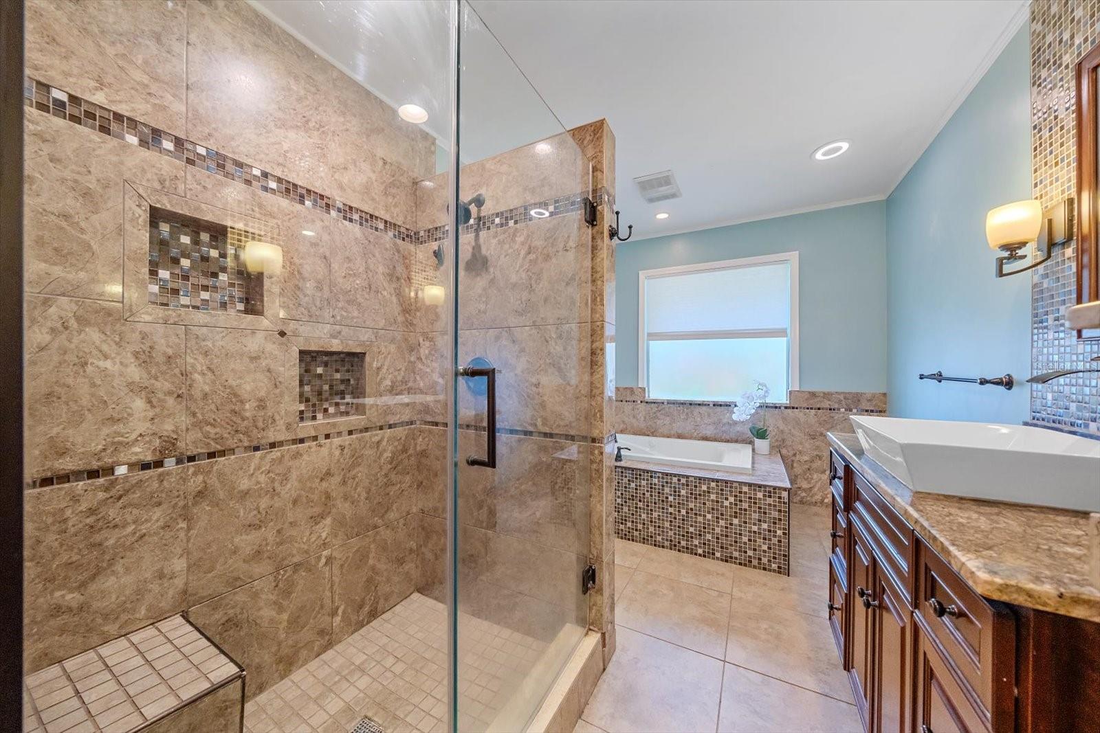 6840 COUNTRY LAKES CIR — photo 17