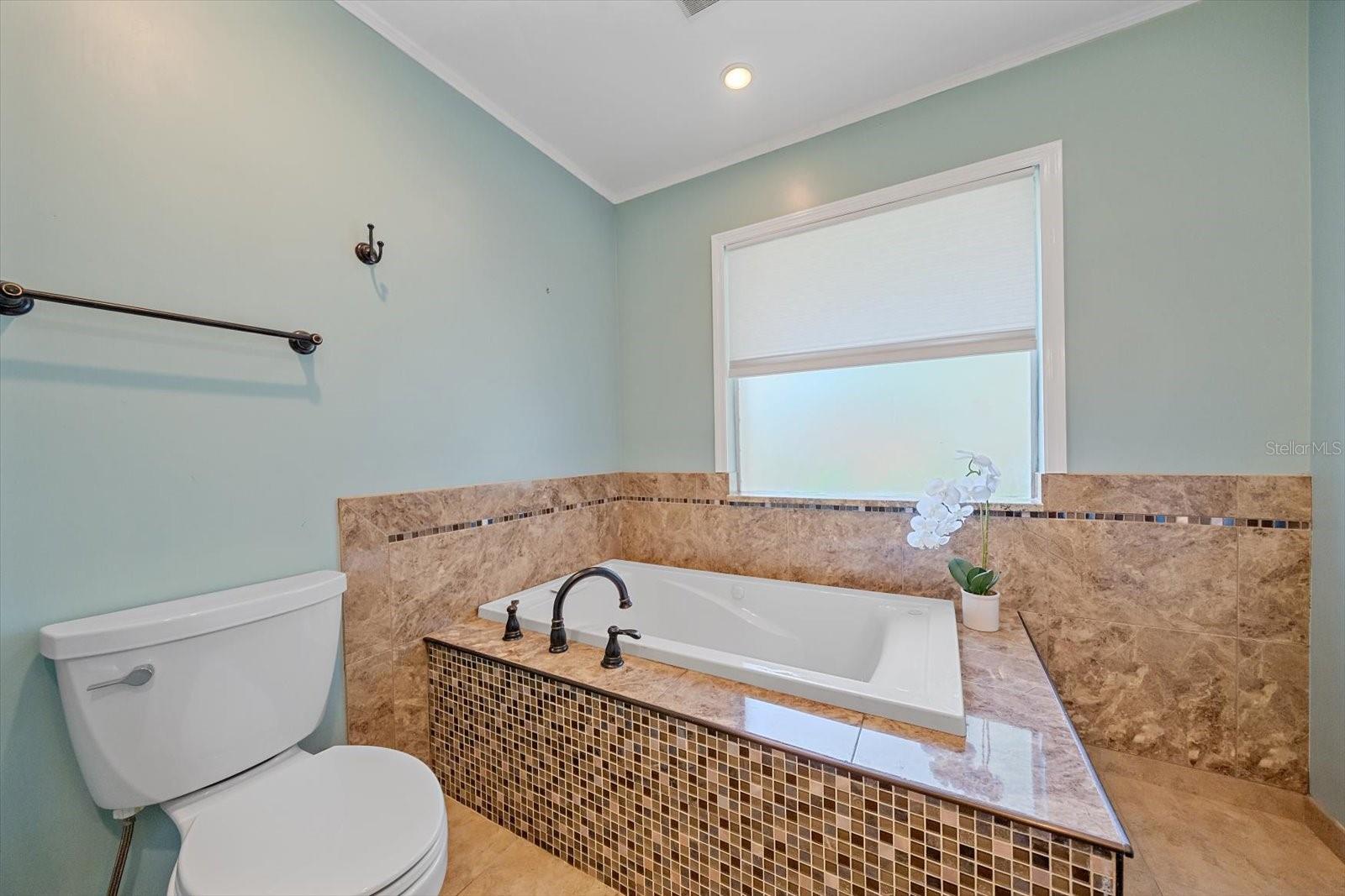 6840 COUNTRY LAKES CIR — photo 18