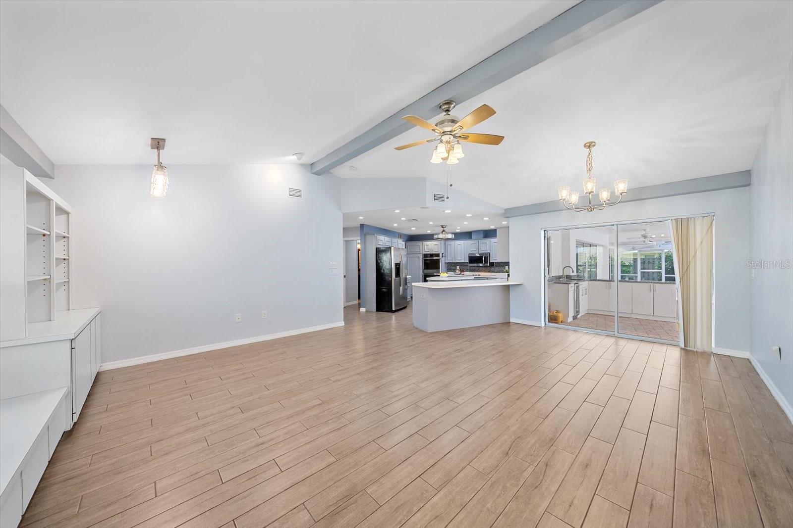6840 COUNTRY LAKES CIR — photo 34
