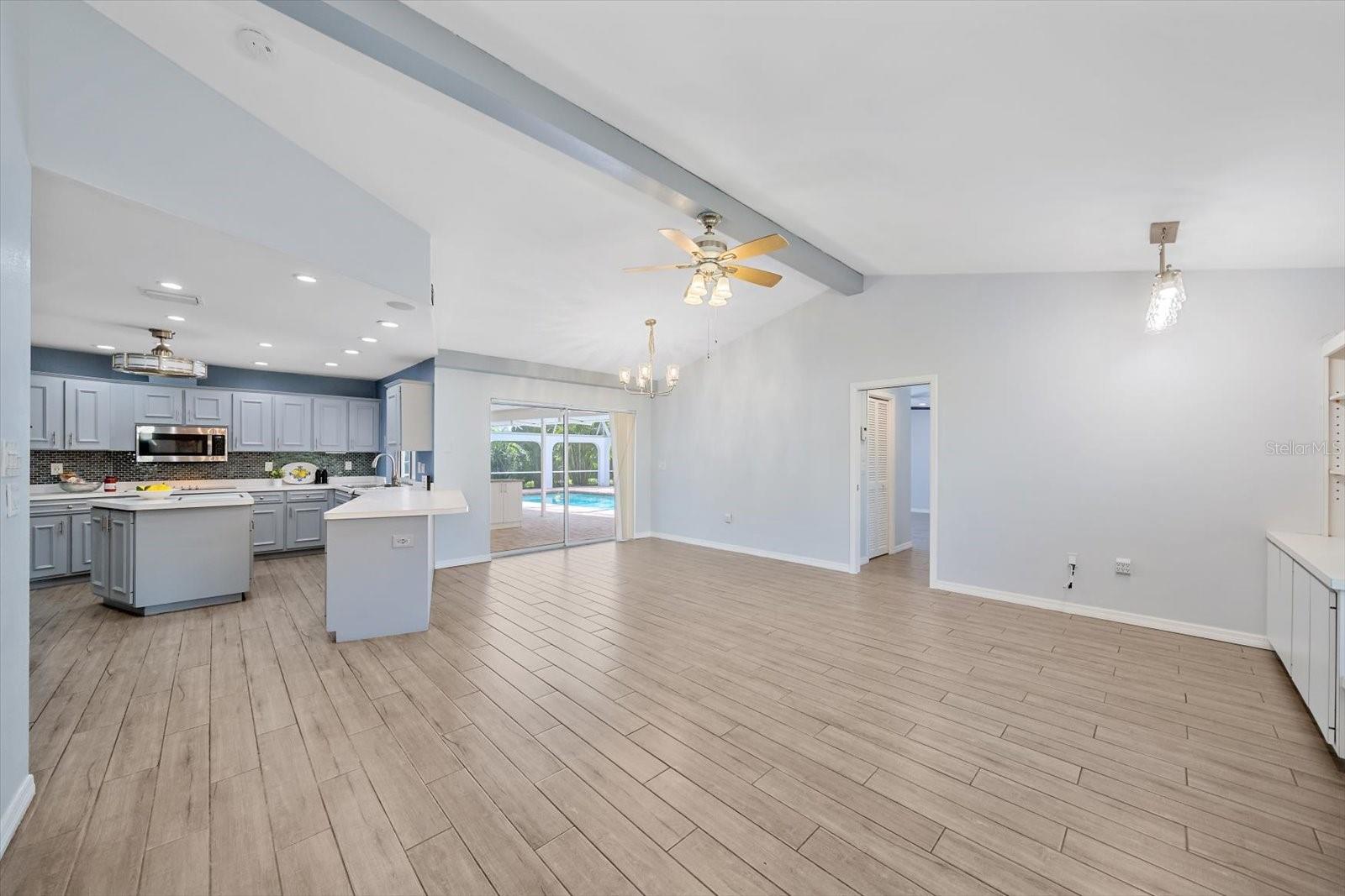 6840 COUNTRY LAKES CIR — photo 35