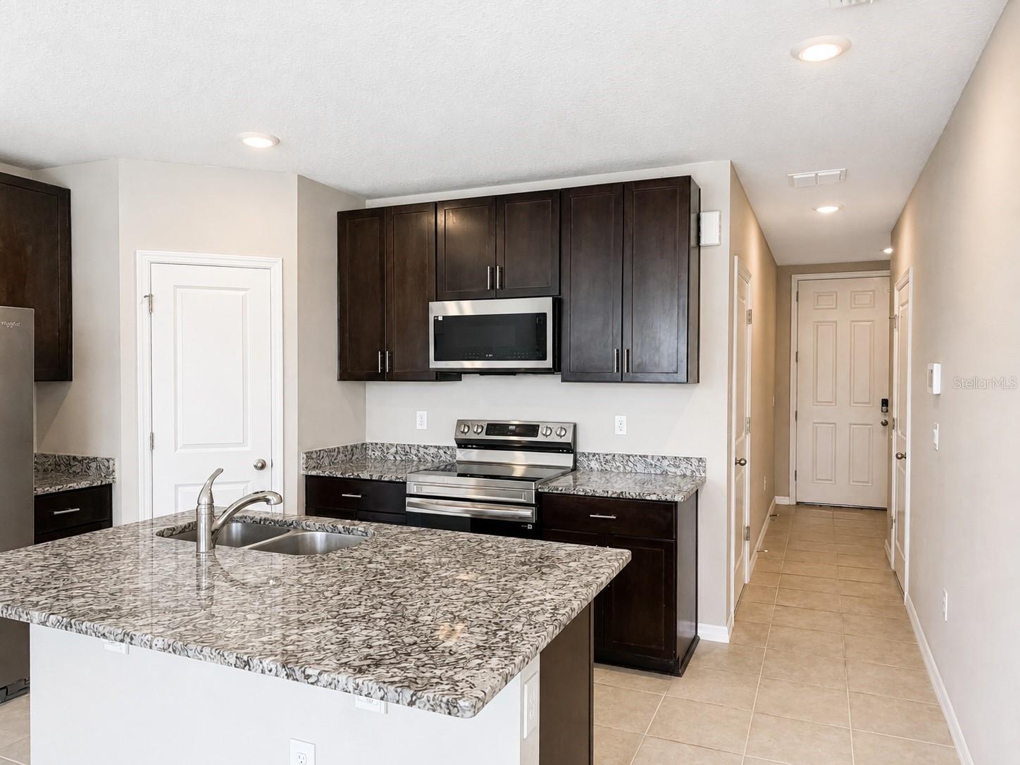 17048 CORAL KEY DR — photo 9