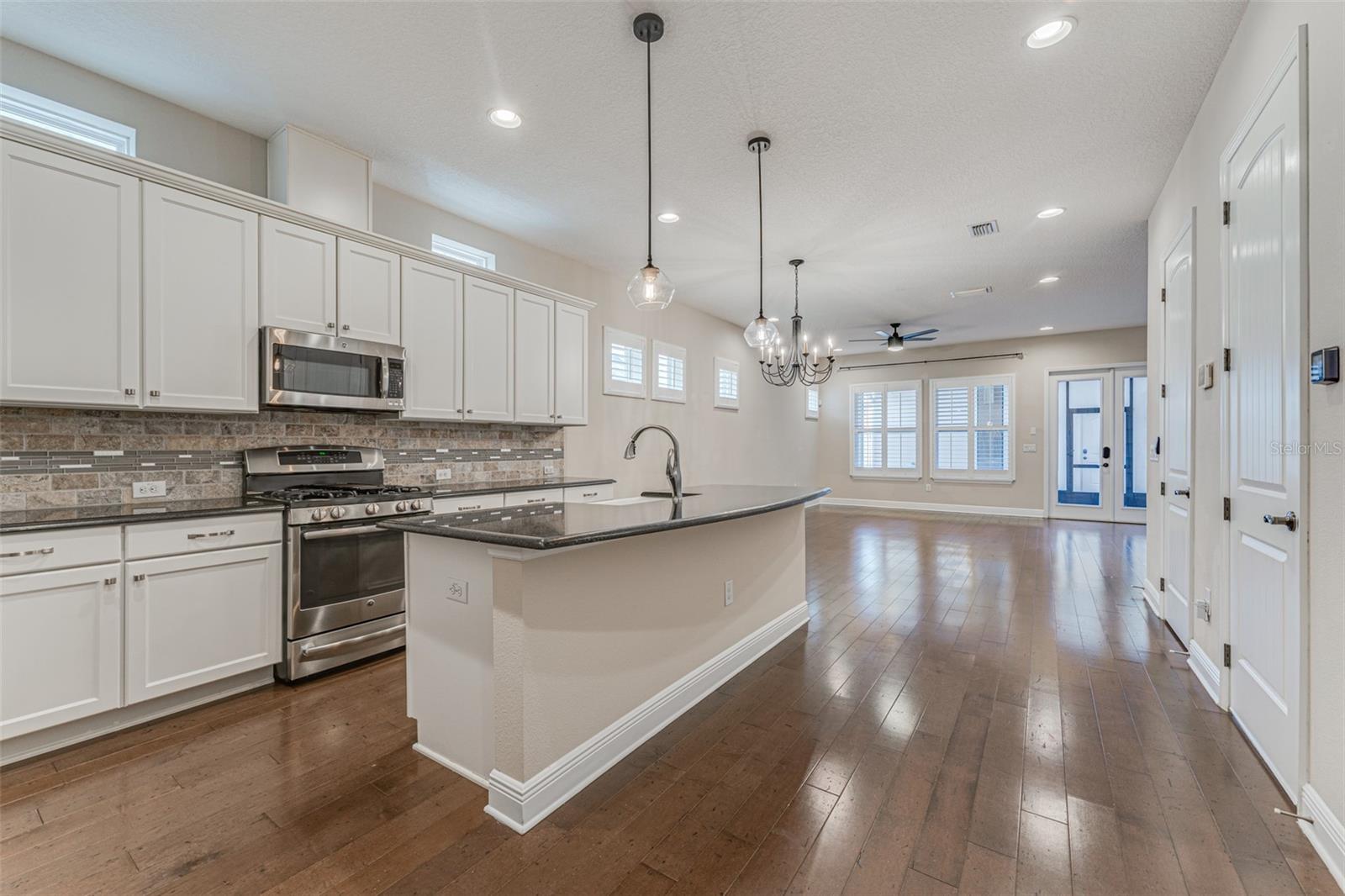 213 S WESTLAND AVE #2 — photo 10