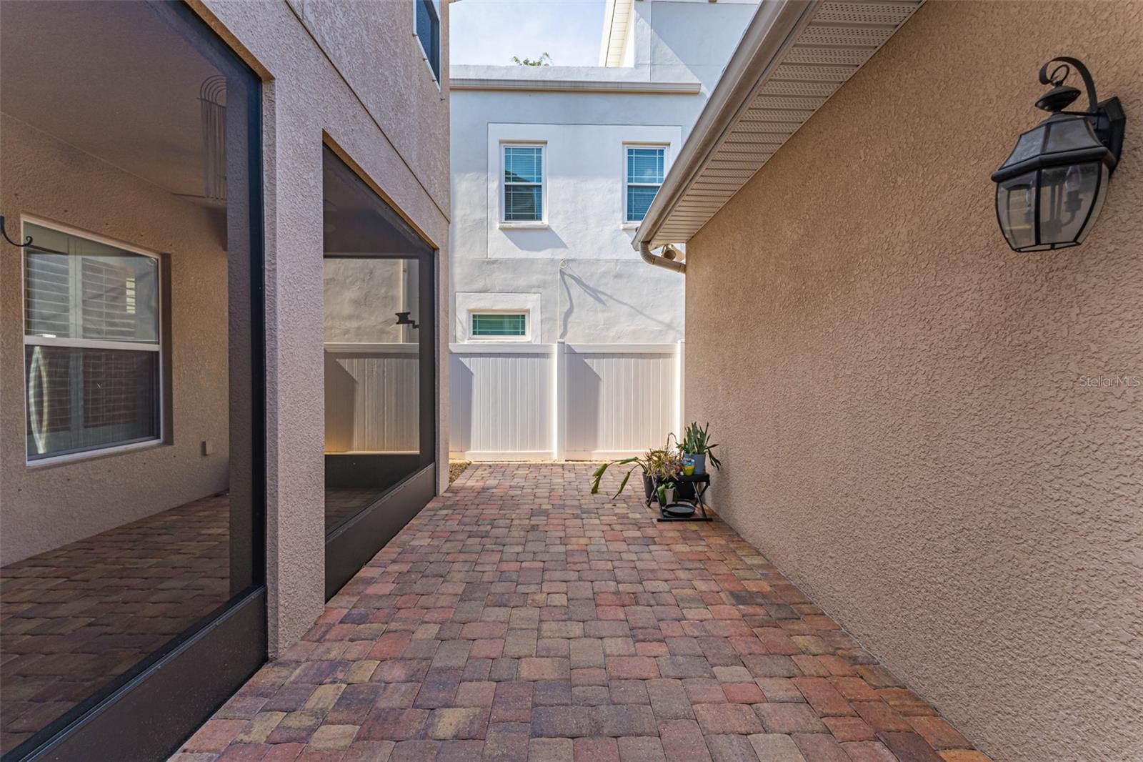 213 S WESTLAND AVE #2 — photo 54