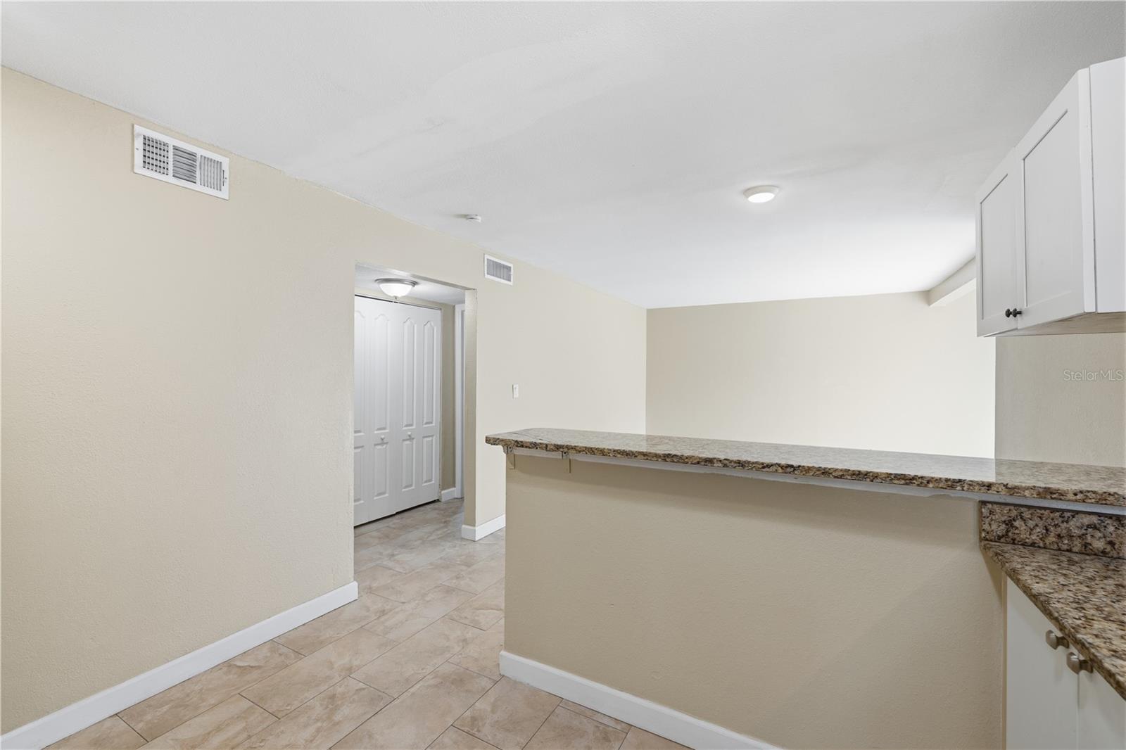 1009 E HOLLAND AVE — photo 7