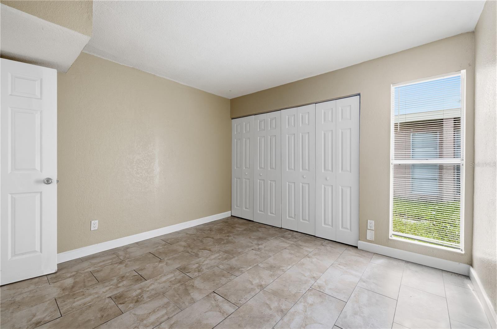1009 E HOLLAND AVE — photo 17