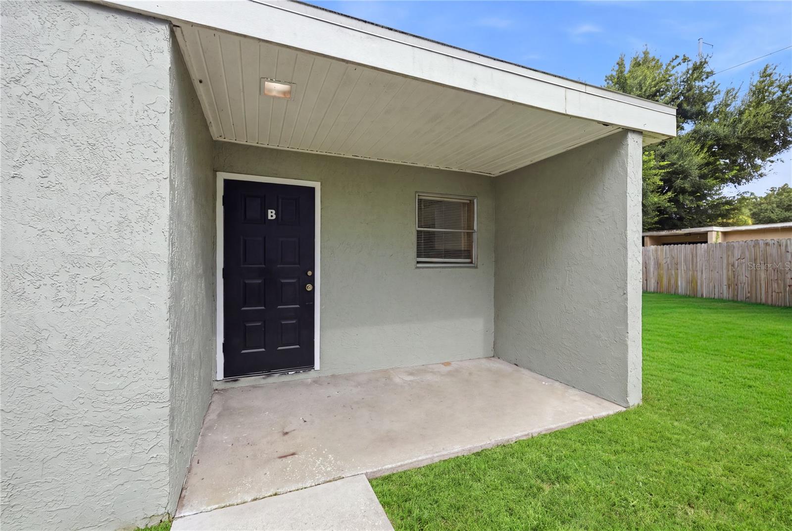 1009 E HOLLAND AVE — photo 3