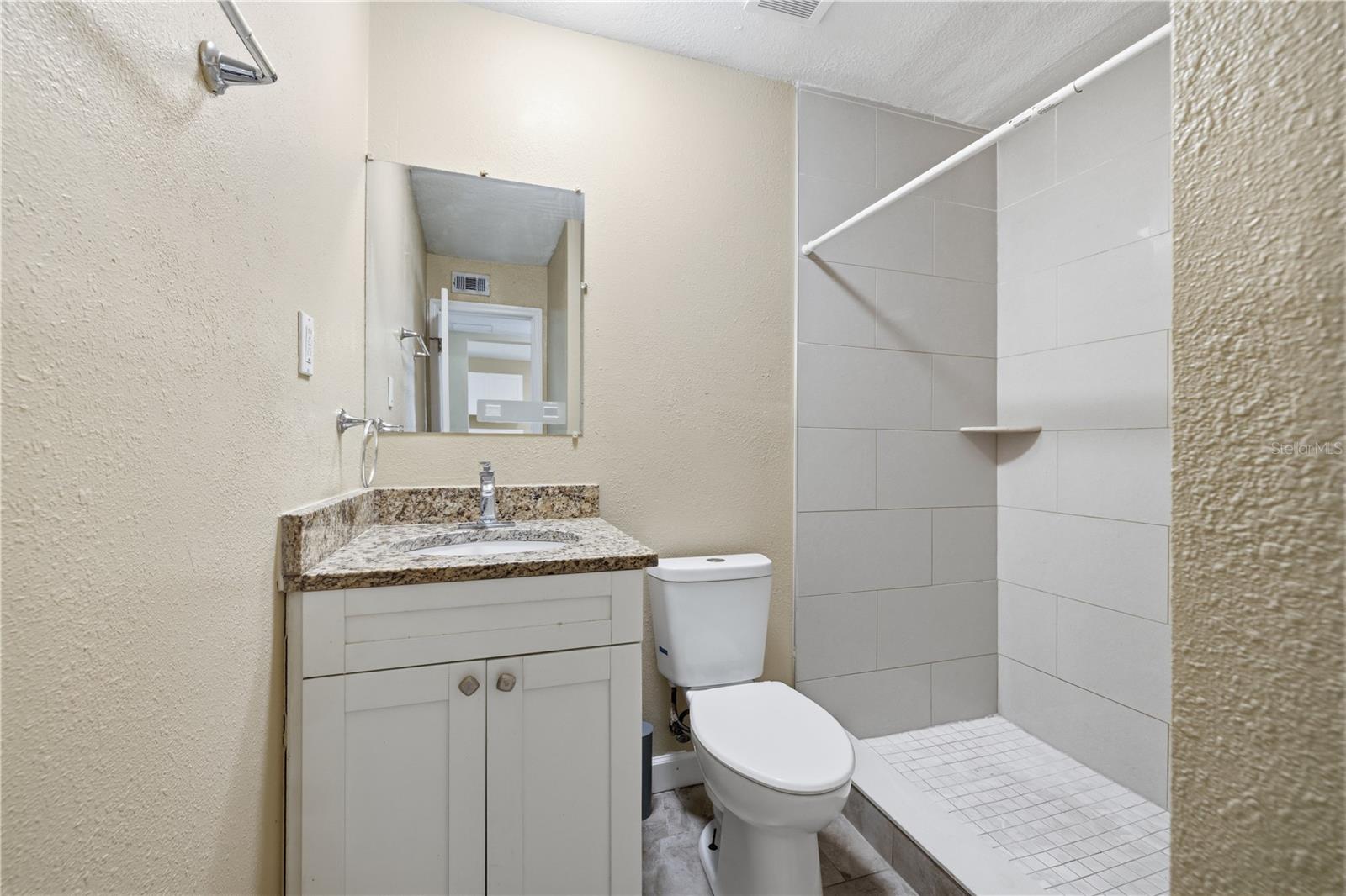 1009 E HOLLAND AVE — photo 14