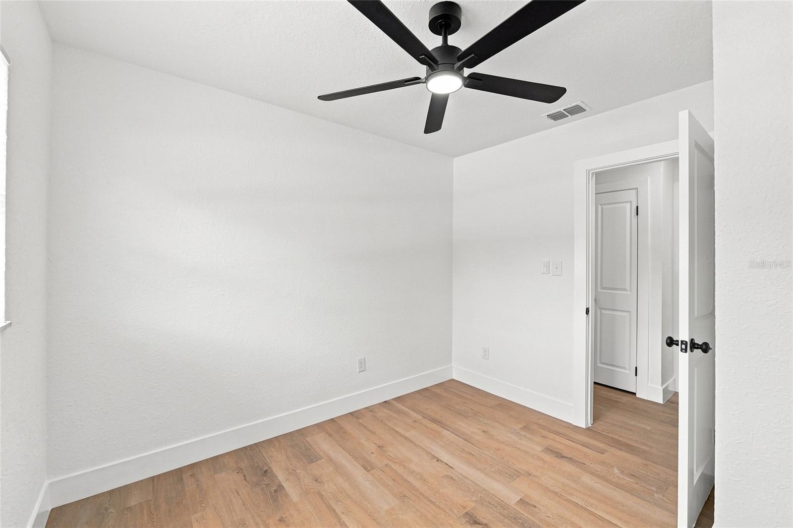 1916 MARVY AVE — photo 19