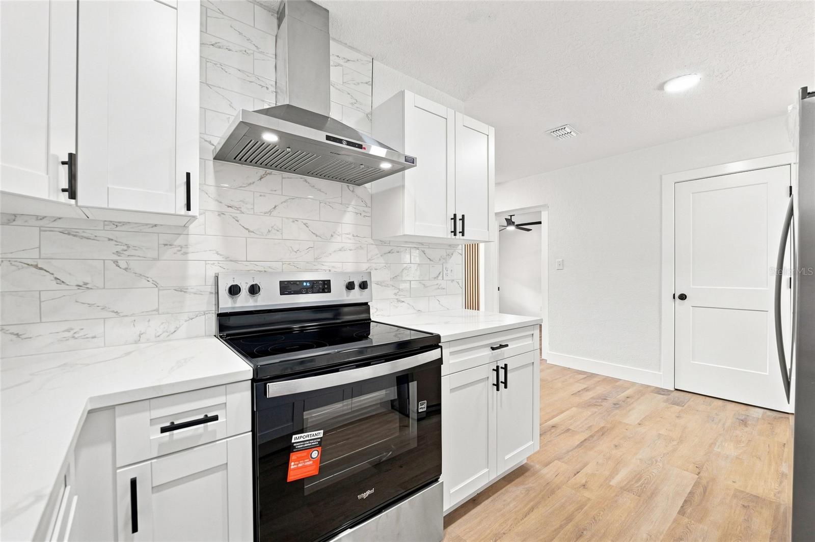 1916 MARVY AVE — photo 12