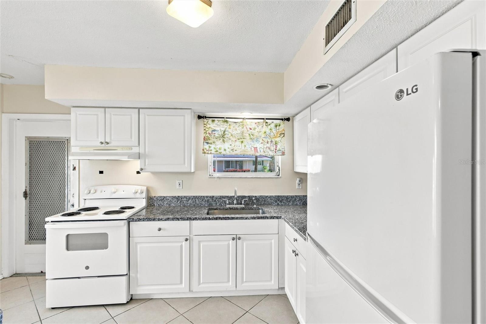 8381 FAY AVE — photo 15