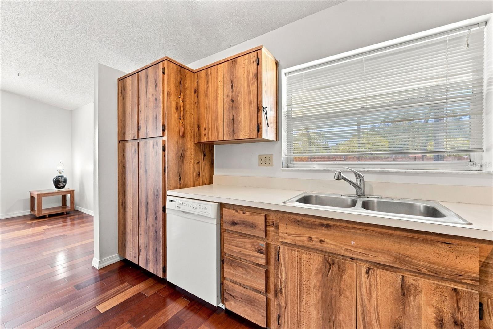 2202 CITRUS HILL LN — photo 10