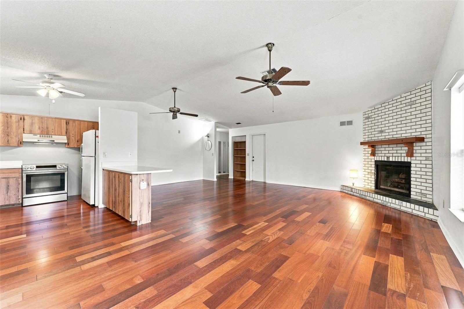 2202 CITRUS HILL LN — photo 6