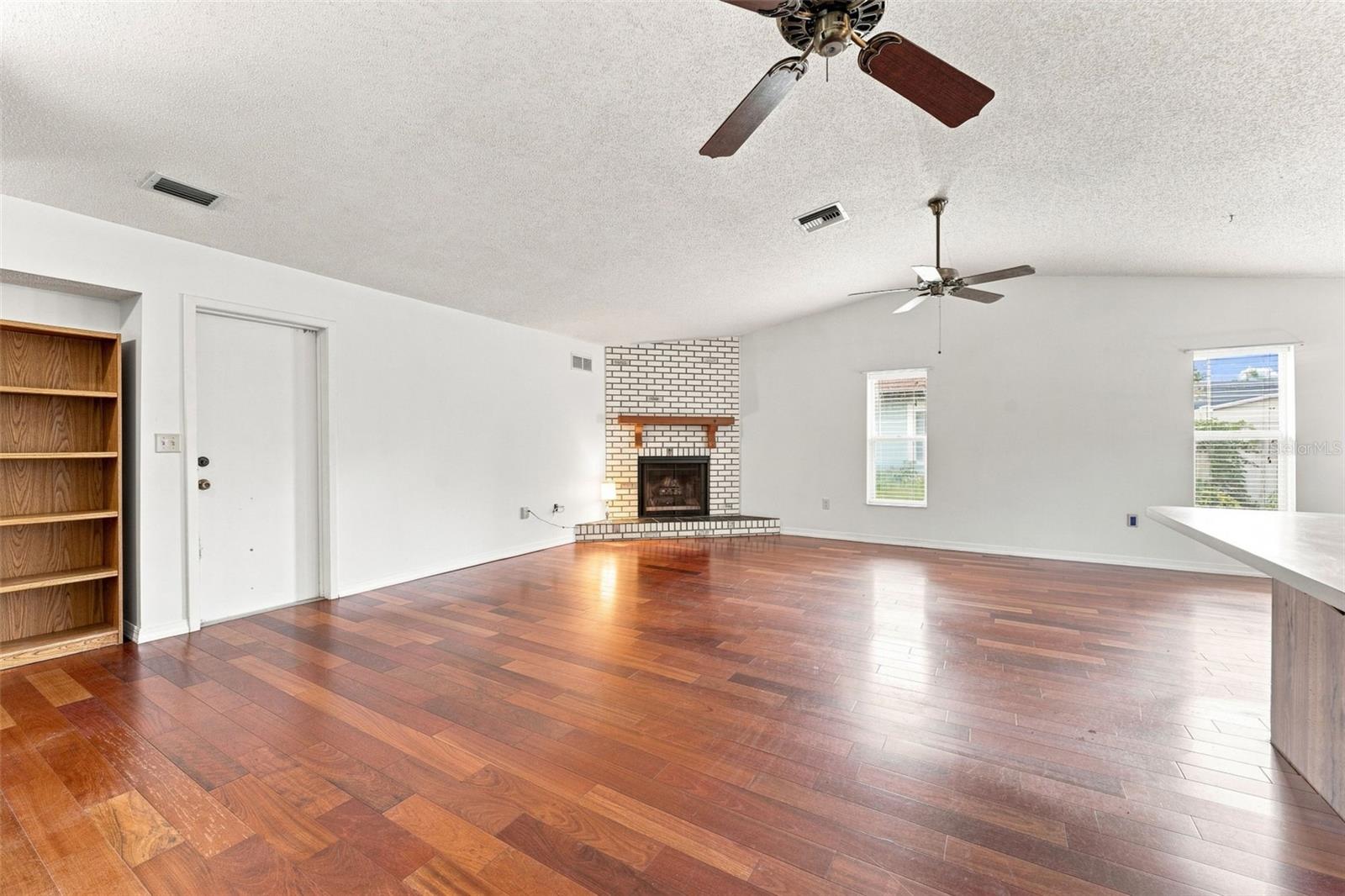 2202 CITRUS HILL LN — photo 4
