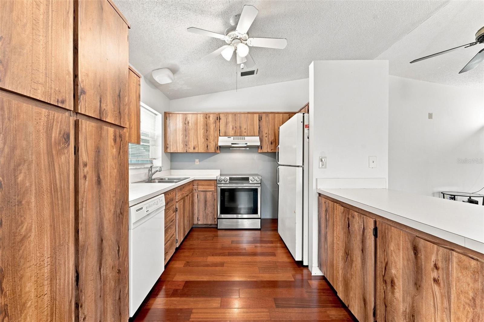 2202 CITRUS HILL LN — photo 9