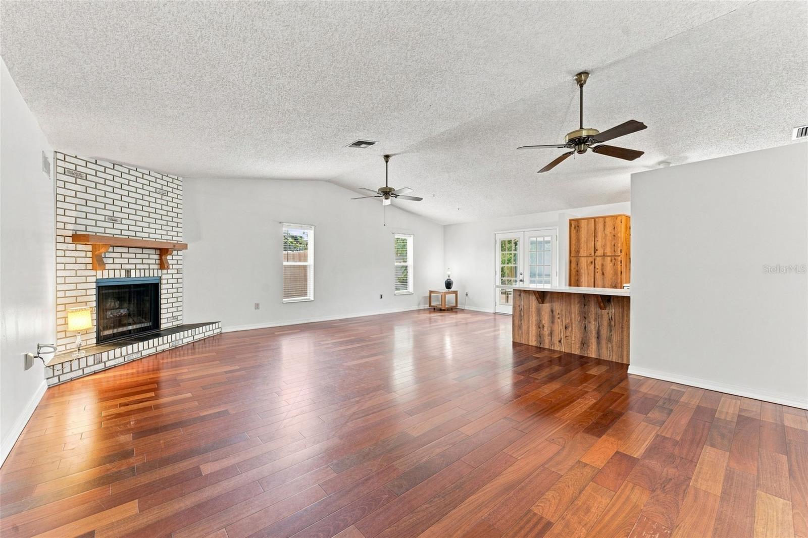 2202 CITRUS HILL LN — photo 3