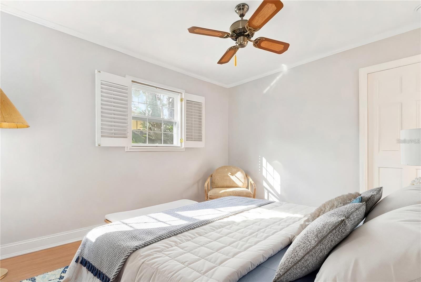 2102 W KYRA DR — photo 26