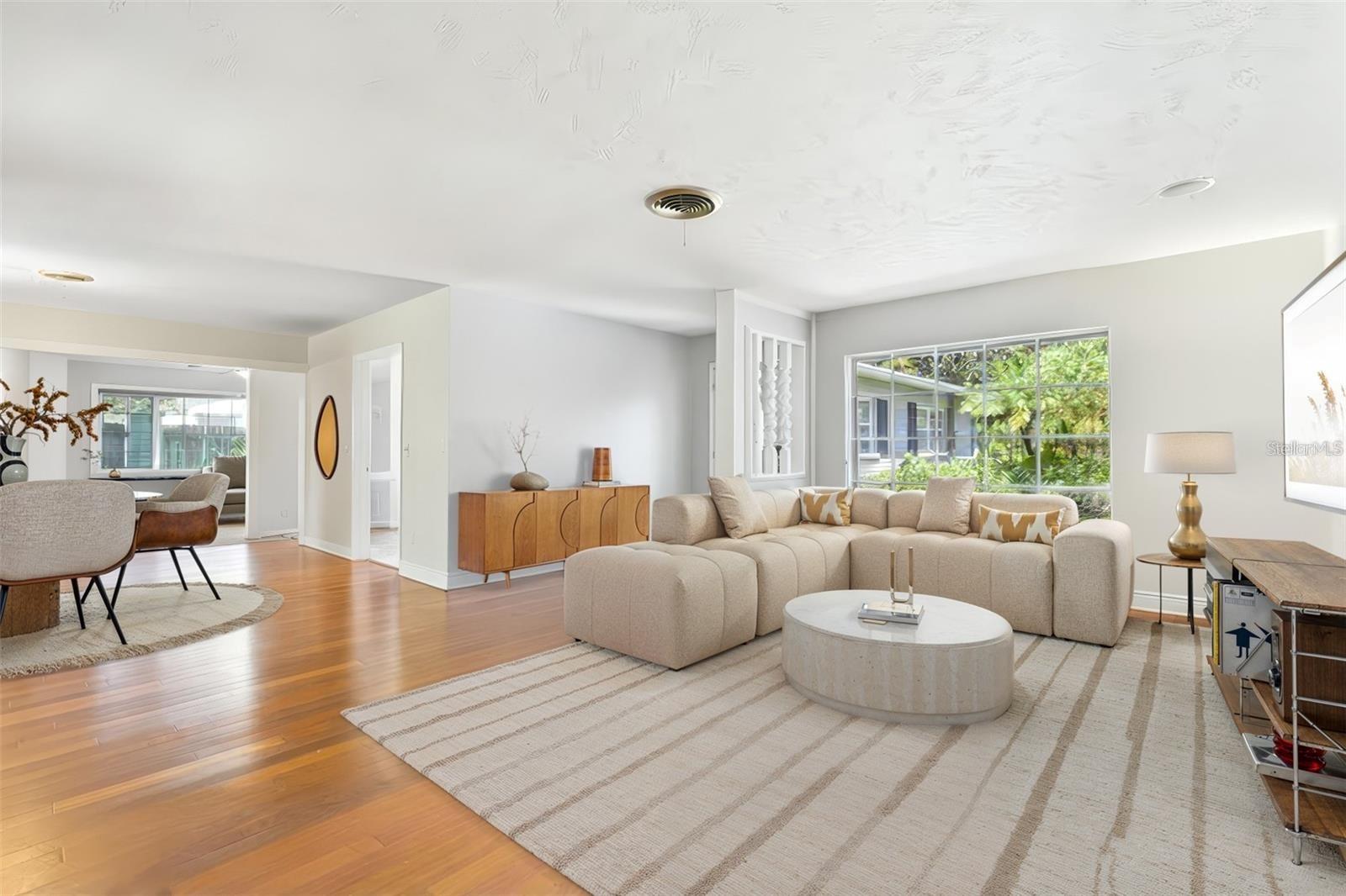 2102 W KYRA DR — photo 9