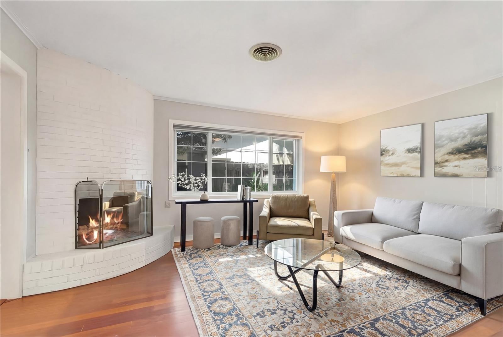 2102 W KYRA DR — photo 3