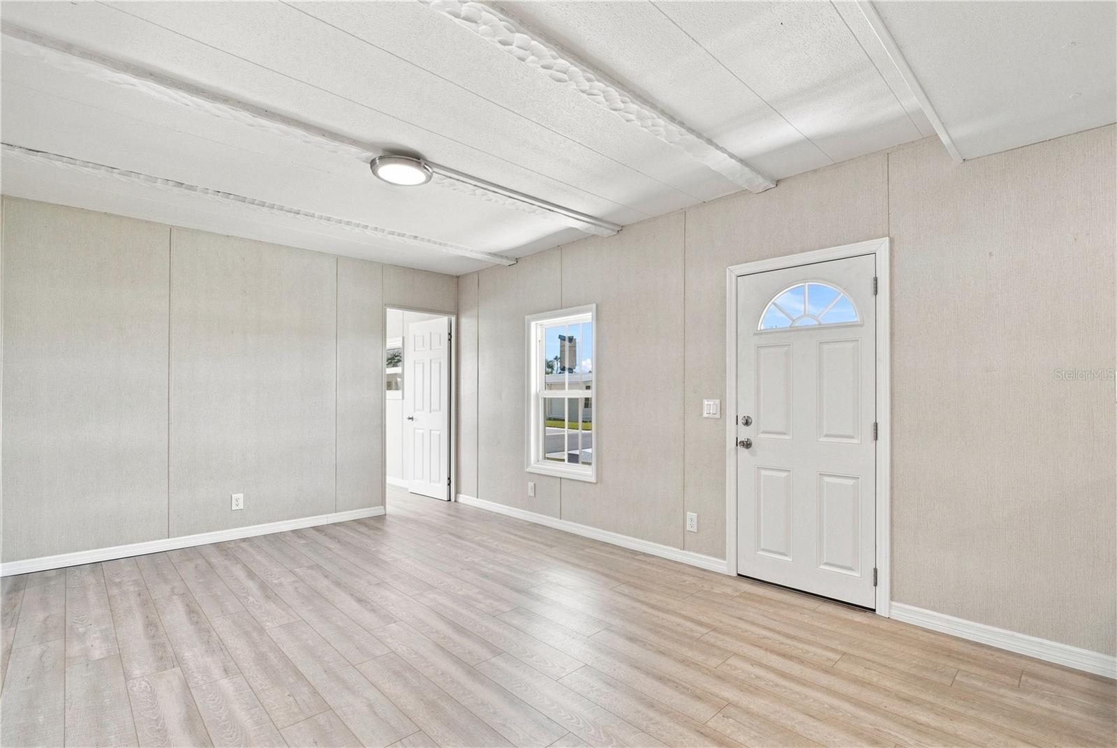 10929 TIOGA DR — photo 9