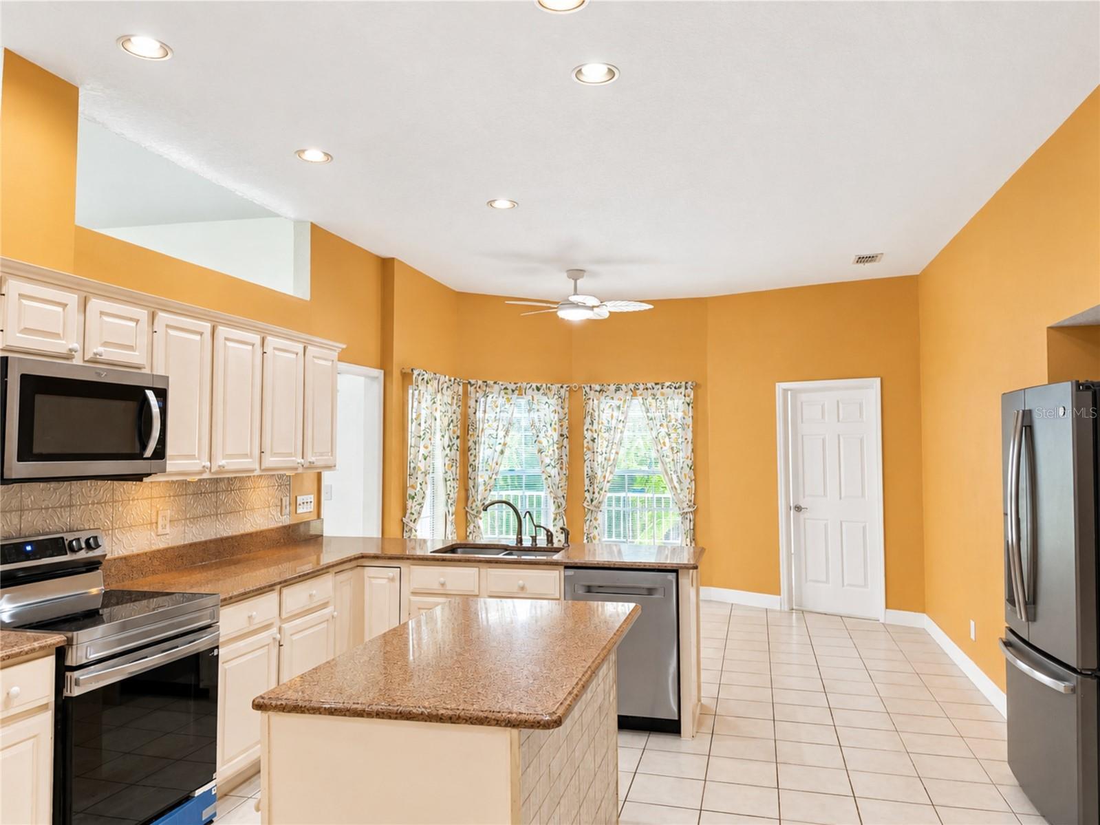 7116 PEBBLE BEACH LN — photo 12