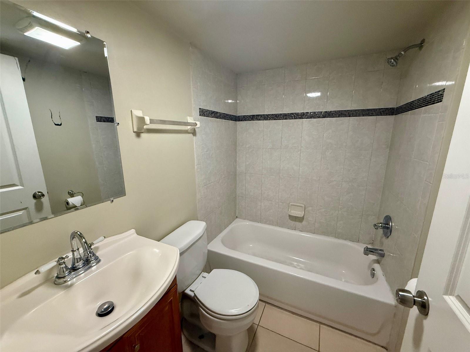 527 S LINCOLN AVE #A107 — photo 11