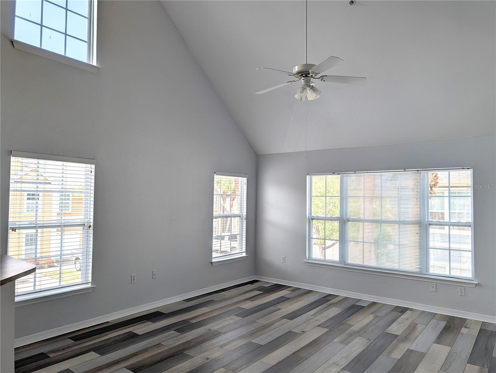 5500 ROSEHILL RD #201 — photo 3