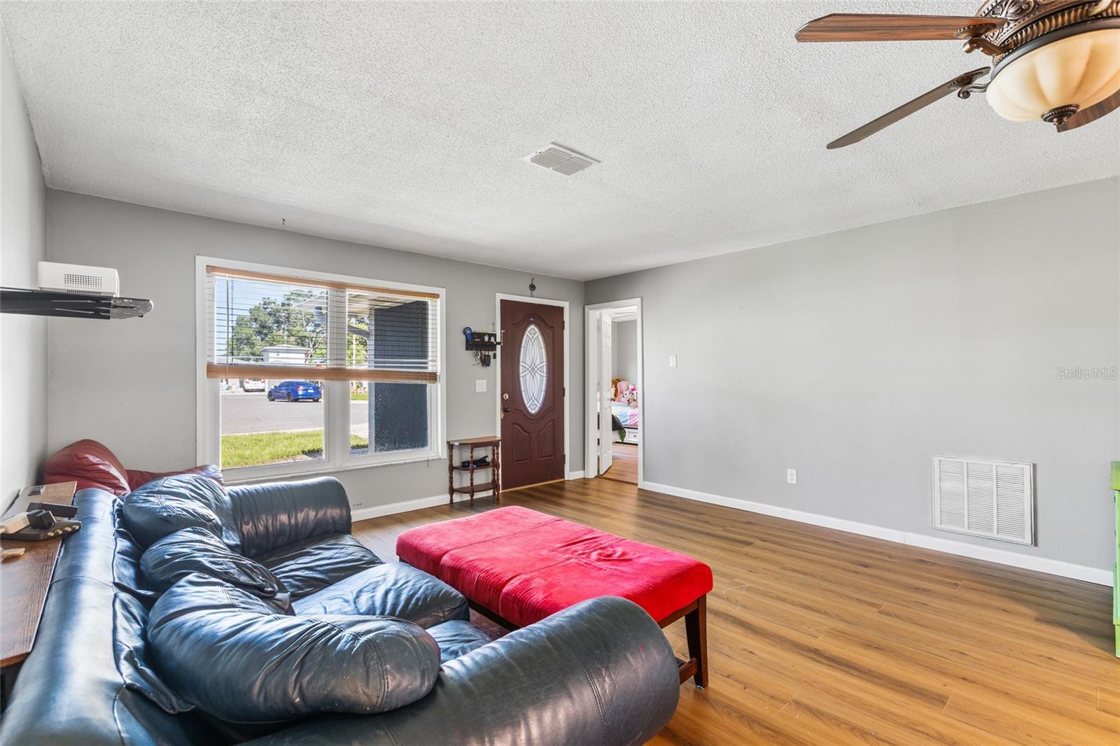 415 MAPLEWOOD CIR — photo 11
