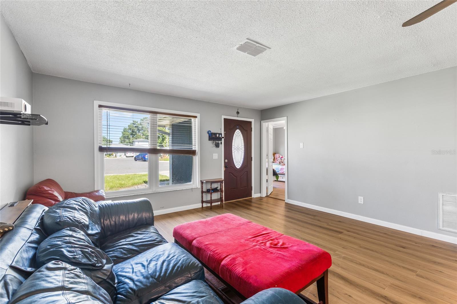 415 MAPLEWOOD CIR — photo 6