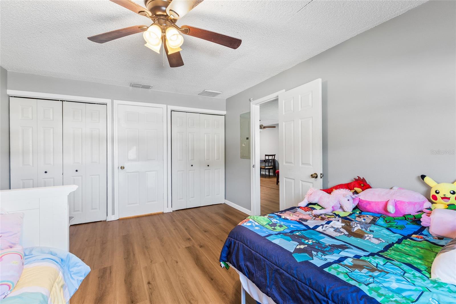 415 MAPLEWOOD CIR — photo 13