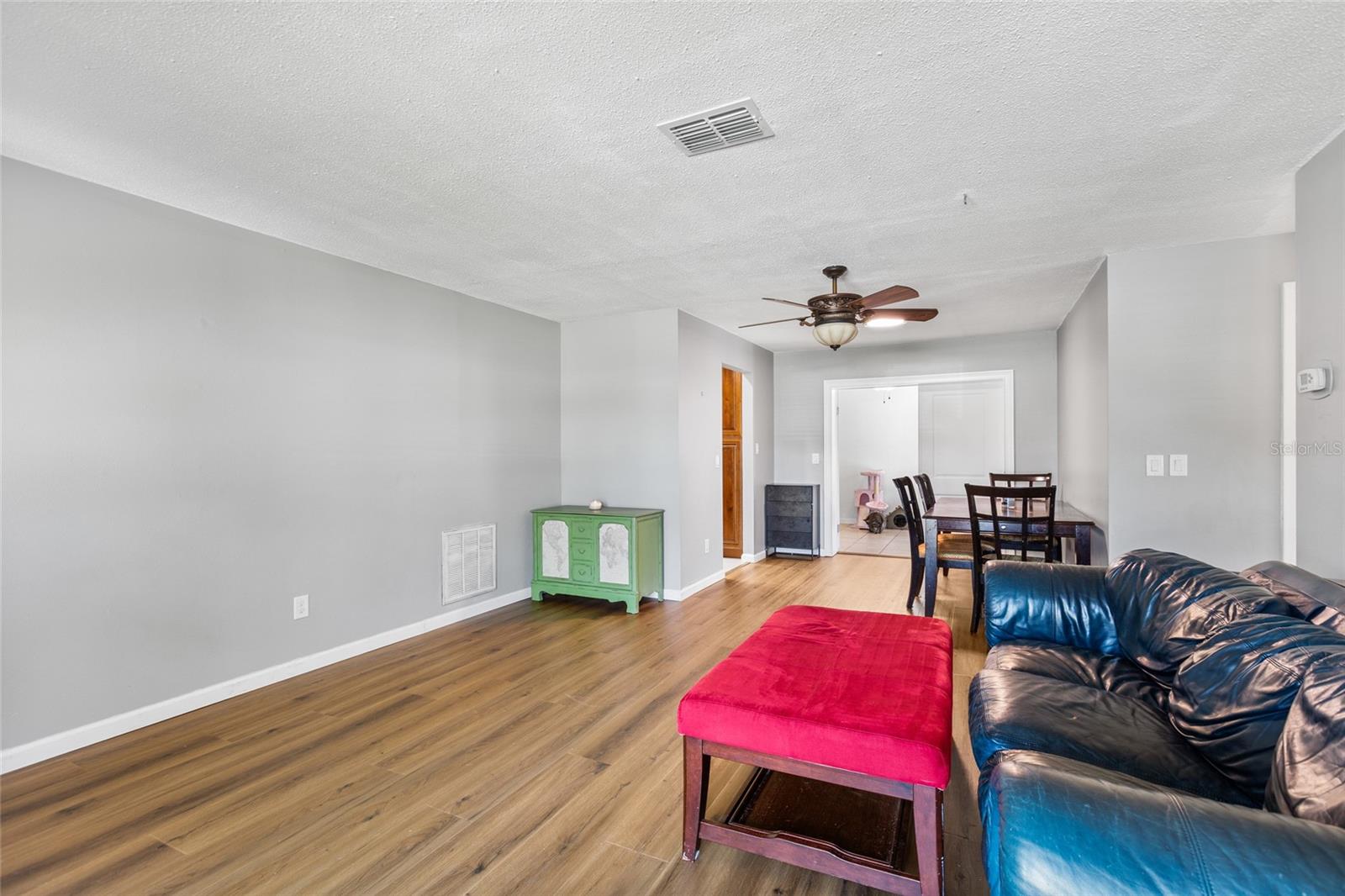 415 MAPLEWOOD CIR — photo 8