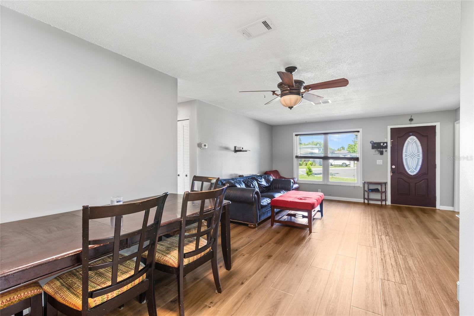 415 MAPLEWOOD CIR — photo 9
